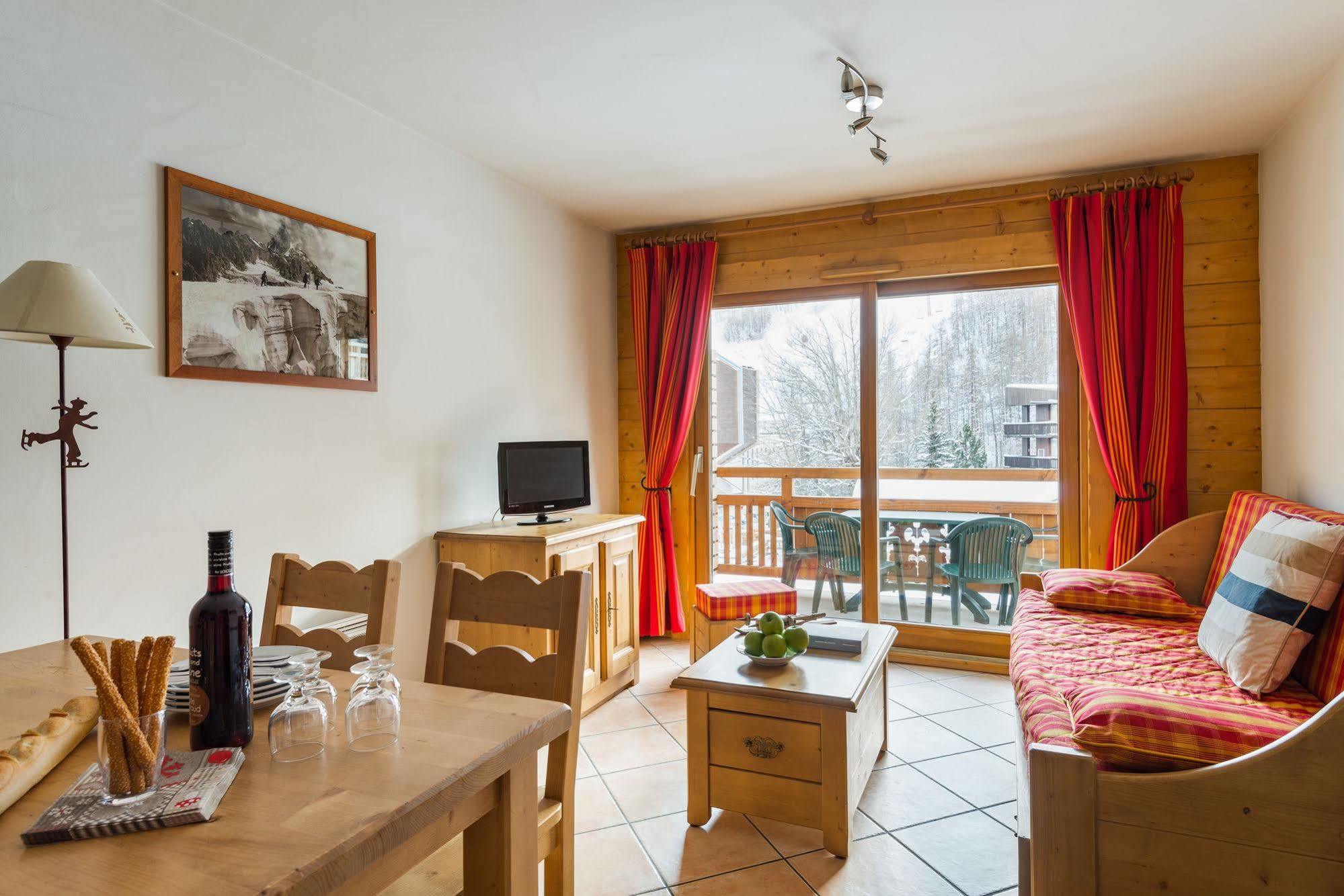 Lagrange Vacances Le Hameau Du Rocher Blanc Serre Chevalier Buitenkant foto