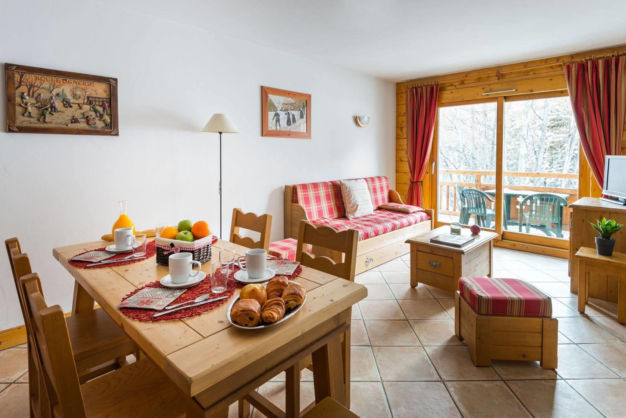 Lagrange Vacances Le Hameau Du Rocher Blanc Serre Chevalier Buitenkant foto