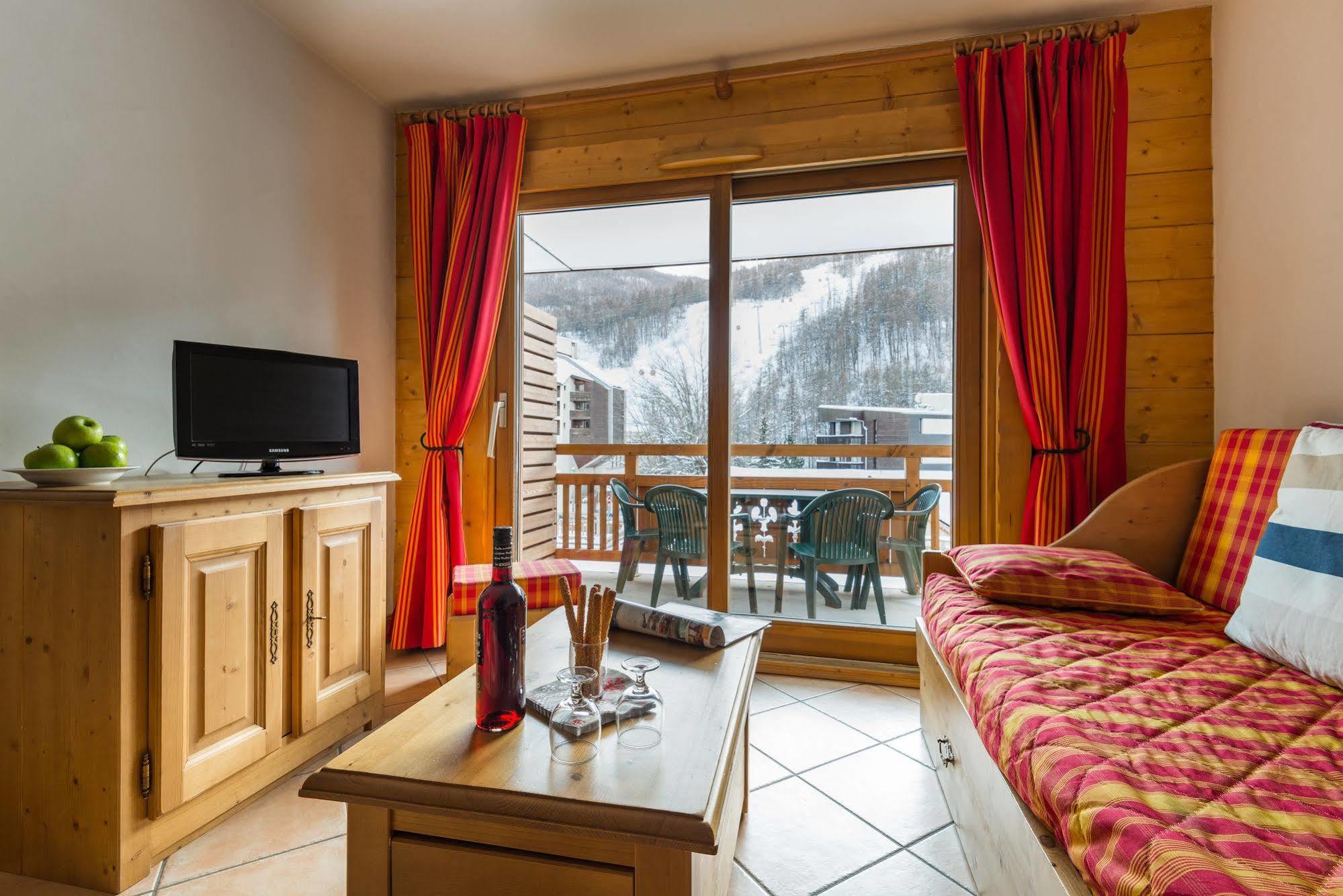 Lagrange Vacances Le Hameau Du Rocher Blanc Serre Chevalier Buitenkant foto