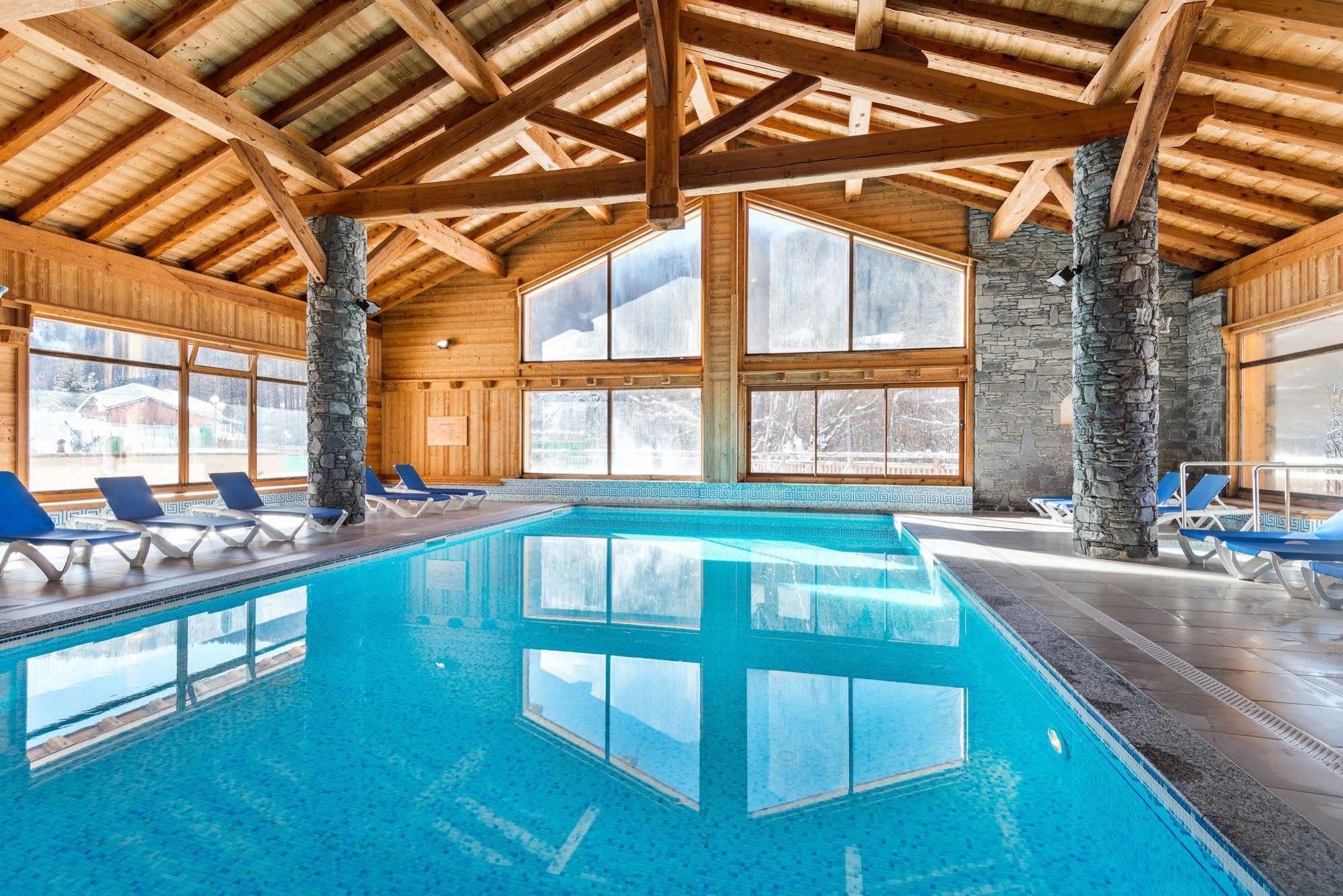 Lagrange Vacances Le Hameau Du Rocher Blanc Serre Chevalier Buitenkant foto