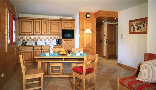 Lagrange Vacances Le Hameau Du Rocher Blanc Serre Chevalier Buitenkant foto